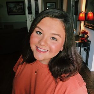 Meet your Posher, Avery